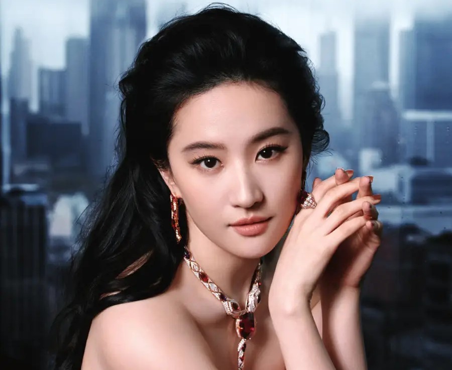全智贤宋慧乔西班牙同框:同龄不同命,一个疲态尽显一个颜值回春