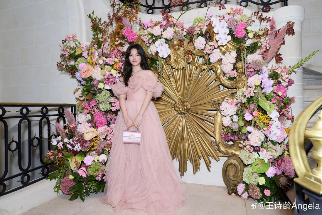 十大又纯又欲性感女神盘点:美若天仙兼具魔鬼身材