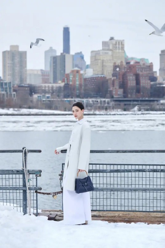 于东来的“二次告别”：一场中国企业治理现代化的里程碑