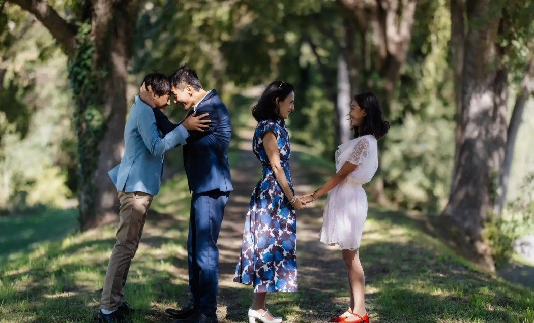 62岁程前近况曝光！与董卿分手后娶小20岁朱瑞，如今婚姻幸福成人生赢家