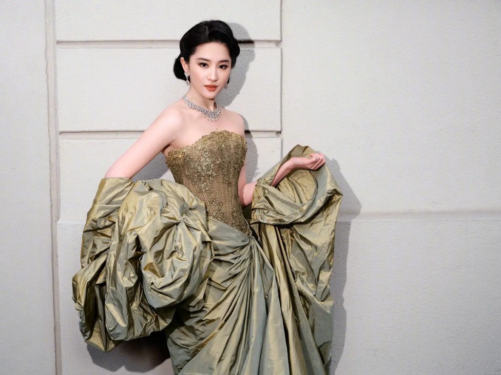 全红婵自虐式减肥看得全网心疼，竞技体育的残酷一面被撕开